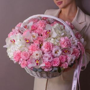 Обворожительная дама