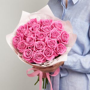 Аква 19 розовых роз