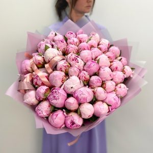 55 отборных пионов