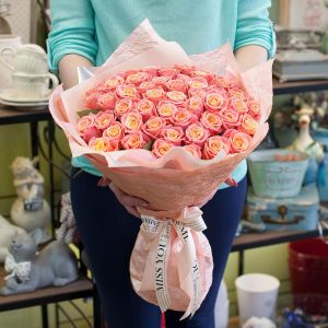 Мисс Пигги 51 роза