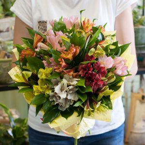 Яркие альстромерии