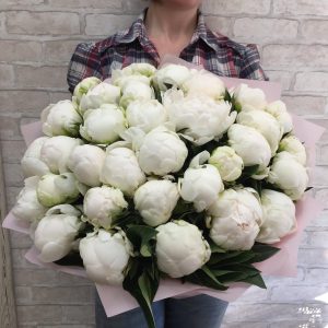 Шикарный букет пионов