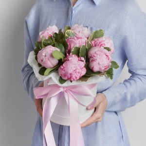 Пионы в коробке