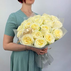 Эквадорские розы Кэндллайт 19 шт