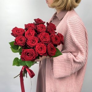 Роза Ред Наоми 15 роз
