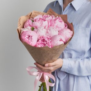 11 пионов