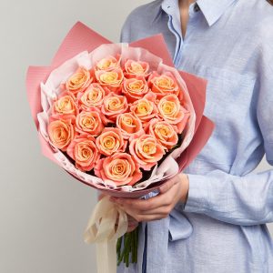 Персиковые розы