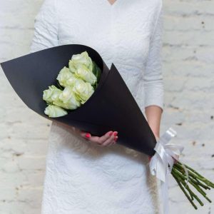 Розы Эквадор белая