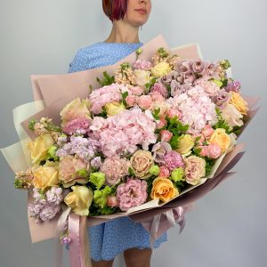 Розовый персик